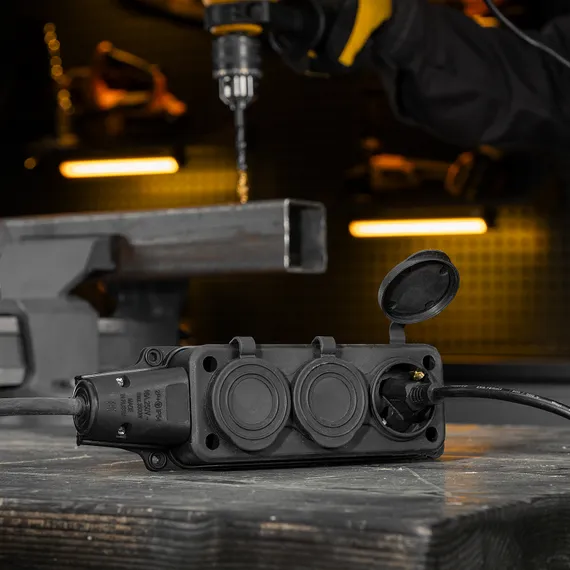 Удлинитель-шнур силовой Top Series, КГТТ, 20м, 3 розетки, 3 x 1,5 мм Denzel