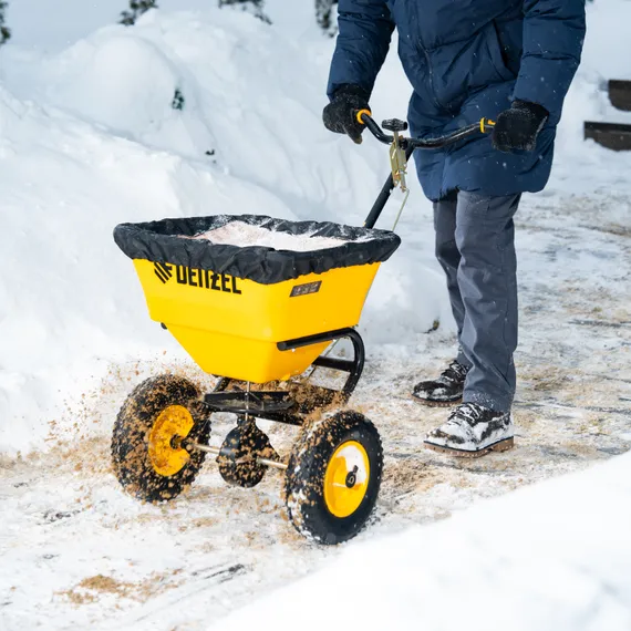 Механическая сеялка на колесах, 45 л Denzel