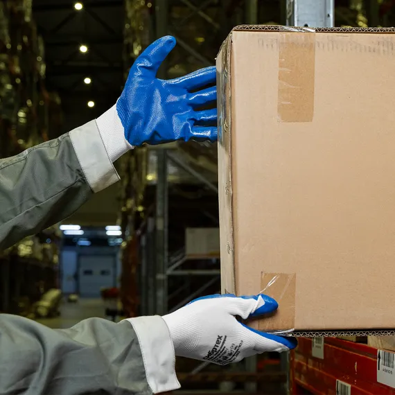 Перчатки полиэфирные с синим нитрильным покрытием, размер 9, 13 класс вязки Сибртех