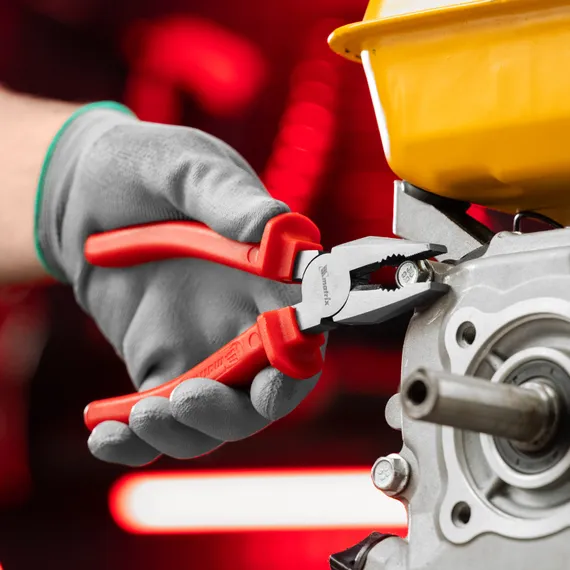 Плоскогубцы Econom, 160 мм, шлифованные, пластмассовые рукоятки Matrix