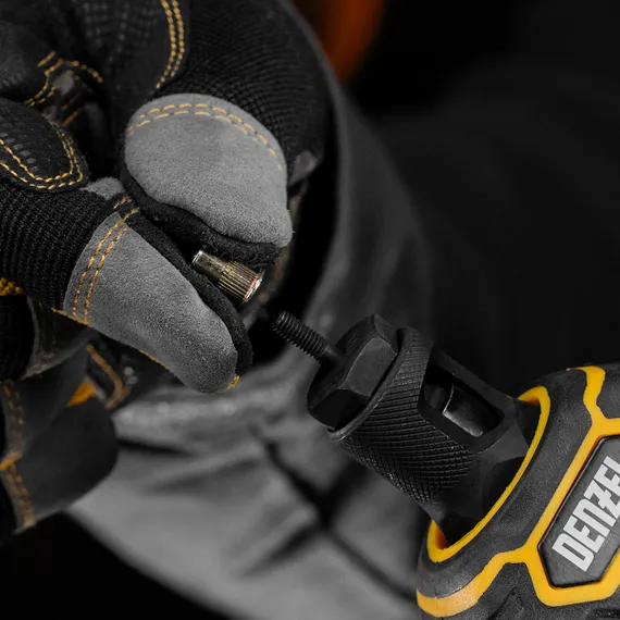 Заклепки резьбовые, стальные, оцинкованные, М4, пластиковый кейс, 140 шт. Denzel