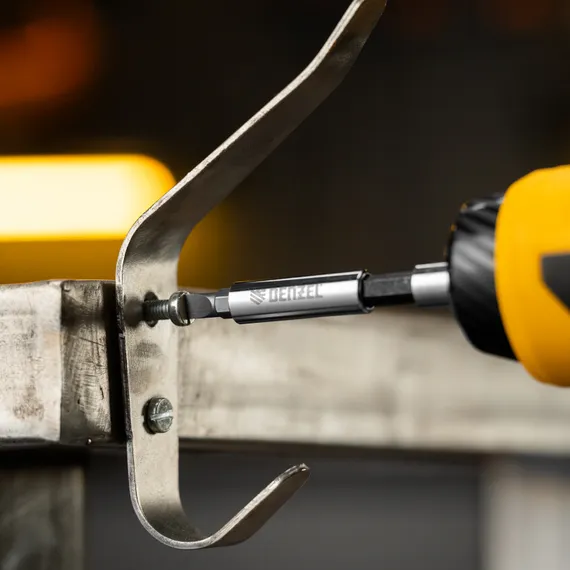 Набор бит с магнитным держателем, S2, 8 шт Denzel