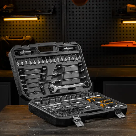 Набор инструментов, 1/2", 1/4", CrV, S2, пластиковый кейс, 82 предмета Denzel