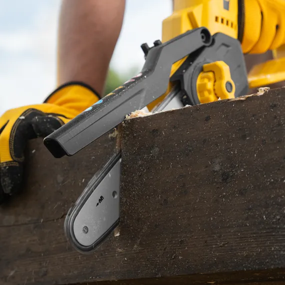 Цепная мини-пила аккумуляторная бесщет., СCS-200BL, шина 200 мм, Li-Ion, 20 В Denzel