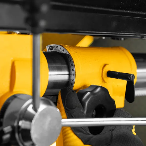 Станок сверлильный радиальный DDM-550R, 550 Вт, 16 мм, 12 ск., настольный Denzel