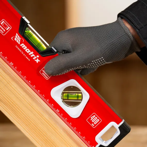 Уровень алюминиевый, магнит, фрезерованный, 3 глазка (1 зеркальный) 400 мм Matrix