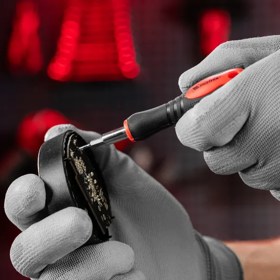 Отвертка для точных работ с насадками Fusion, 22 предмета, в пластиковом пенале Matrix