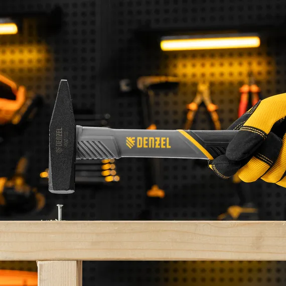 Молоток слесарный, 400 г, кованый, фибергласовая рукоятка c TPR покрытием Denzel