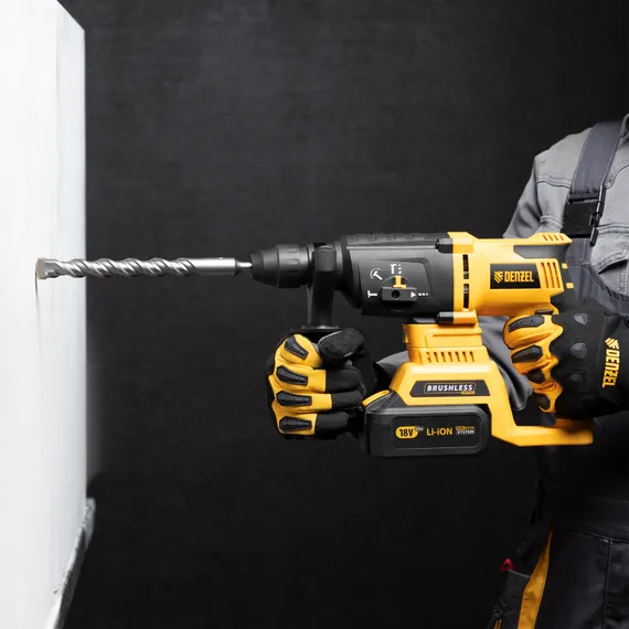 Бур по бетону, двойная спираль, три пылеотводящие кромки, 16 x 260 мм DENZEL