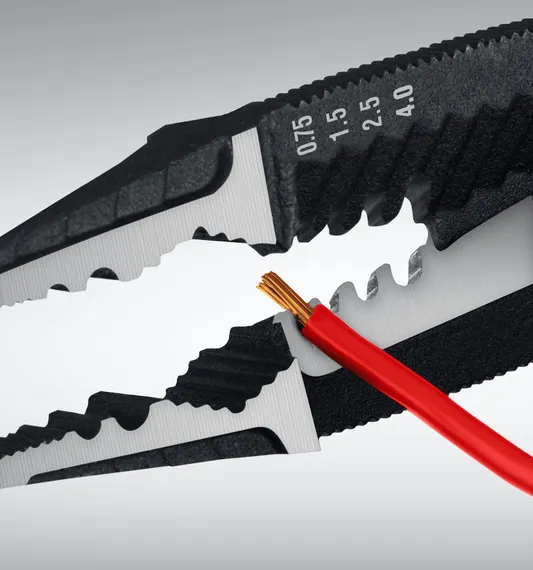 STAYER XM-21, резка d 14мм, зачистка 0.75 – 25 мм2, кримпер 2.5 мм2, плоскогубцы 210 мм, электромонтажные клещи, Professional (23342-21)