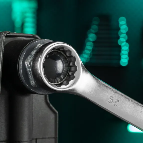 Ключ комбинированный, 28 мм, CrV, матовый хром Stels