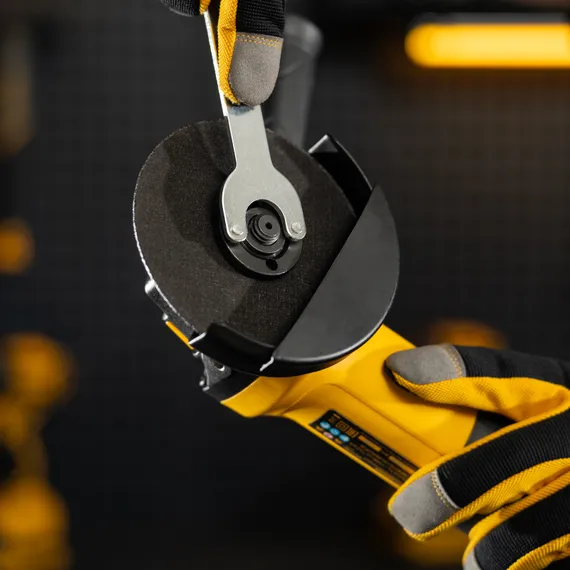 Углошлифовальная машина AGL115-800, 800 Вт, 115 мм, 11000 об/мин Denzel