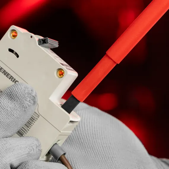 Набор диэлектрических отверток 7 шт, до 1000 В, пробник электрический до 250 В, двухкомпонентные рукоятки Matrix Professional