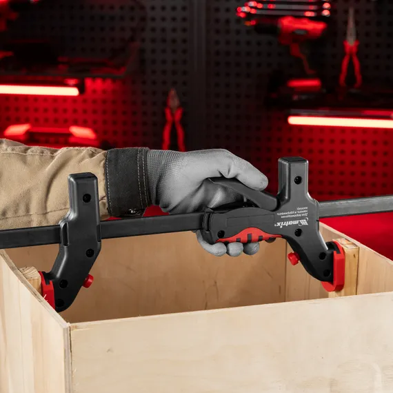 Струбцина универсальная F-образная, 760 х 1065 х 90 мм, пластмассовый корпус Matrix