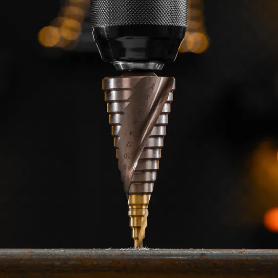 Сверло ступенчатое, 4-6-8-10-12-14-16-18-20-22-24-26-28-30-32 мм, Р6М5К5, 6-гр. хвостовик Denzel