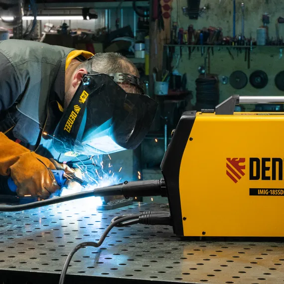 Аппарат инвертор. полуавтомат. cварки IMIG-185SDR, 180 А, ПВ 60%, катушка 5 кг Denzel