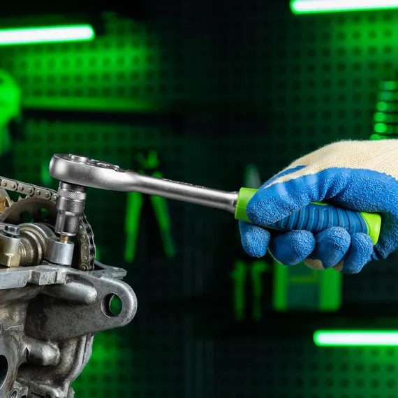 Ключ-трещотка 1/2", 45 зубьев, с быстрым сбросом, матовый хром Сибртех