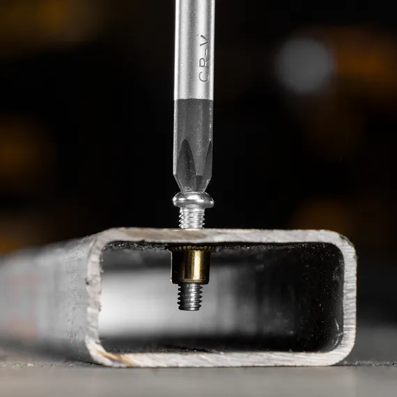 Заклепки резьбовые, стальные, оцинкованные, М4, пластиковый кейс, 140 шт. Denzel