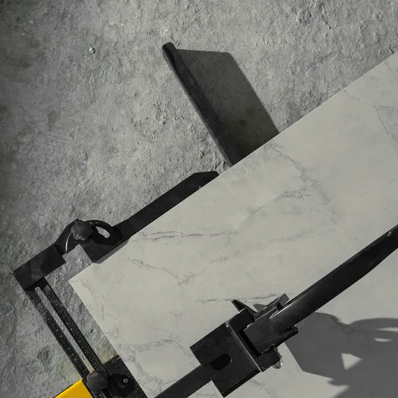 Плиткорез рельсовый 1000х16мм, каретка на подш., стальная станина, усил. рукоятка-пенал Denzel