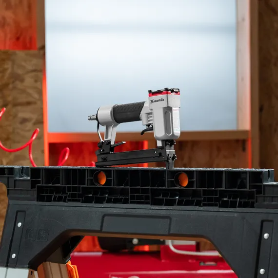 Степлер пневматический для прямоугольных скоб от 10 до 22 мм Matrix