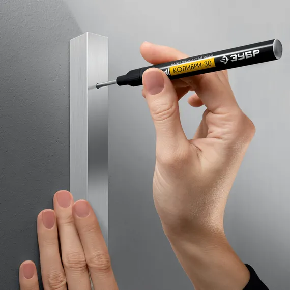 ЗУБР Колибри-30 черный, наконечник L 30 мм, d 3.0 мм, перманентный маркер для отверстий (06338-2)