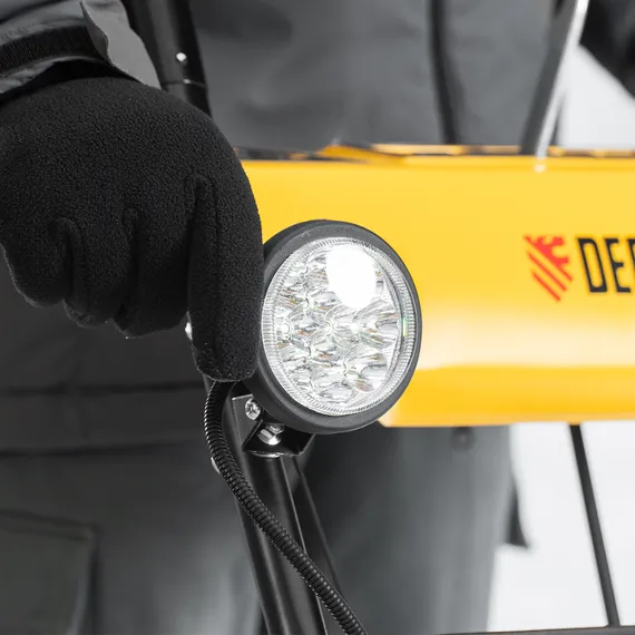 Бензиновая снегоуборочная машина SBM 610, 212 cc, ручной старт, фара Denzel