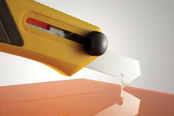 OLFA 13 мм, для пластика, усиленный резак (OL-PC-L)