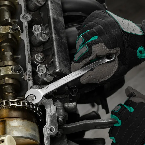 Набор инструментов 1/2", 1/4", CrV, 12 гранные головки, пластиковый кейс, 82 предмета Stels