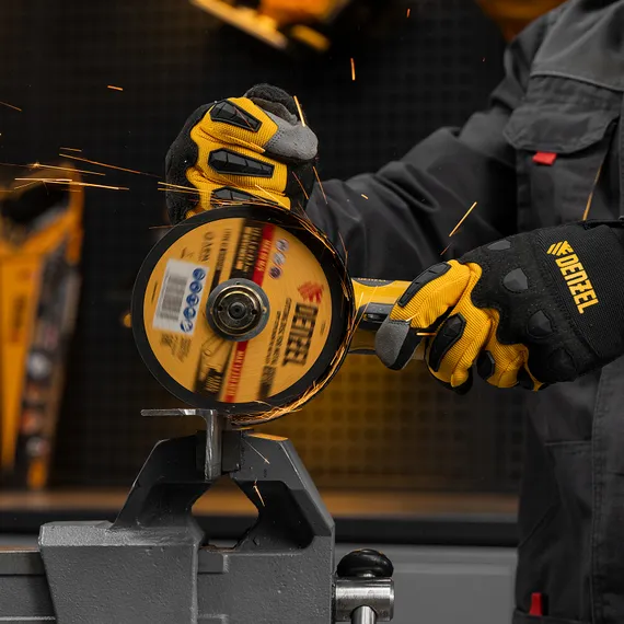 Пневматическая углошлифовальная машина AG125, 11000 об/мин, 125 мм, 186 л/мин Denzel