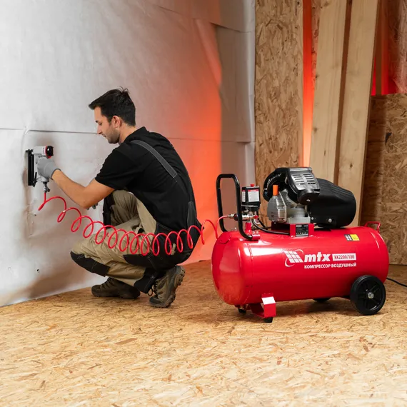 Степлер пневматический для прямоугольных скоб от 10 до 22 мм Matrix