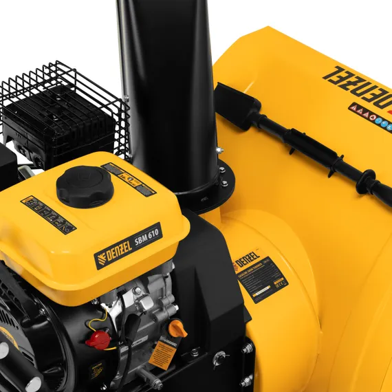 Бензиновая снегоуборочная машина SBM 610, 212 cc, ручной старт, фара Denzel