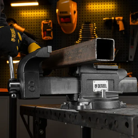 Тиски слесарные BVH-200, 200 мм, поворотные, стальная направляющая, с наковальней //Denzel