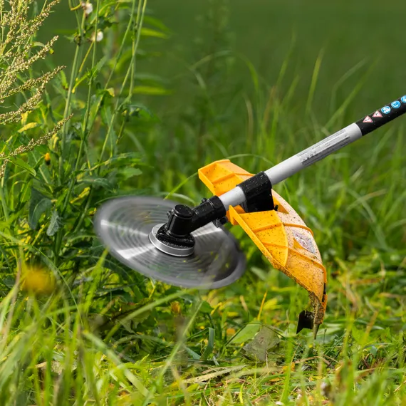 Триммер бензиновый DGT 520S, 52 см3, 3 л. с, разъемная штанга, состоит из 2 частей Denzel