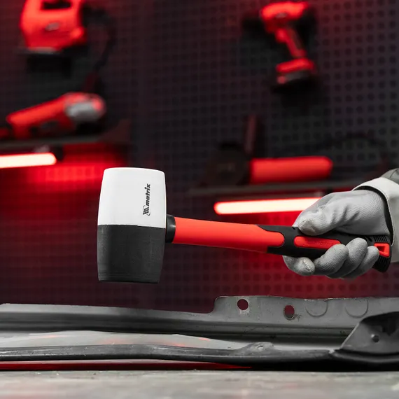 Киянка резиновая, 680 г, черно-белая резина, фибергласовая рукоятка Matrix