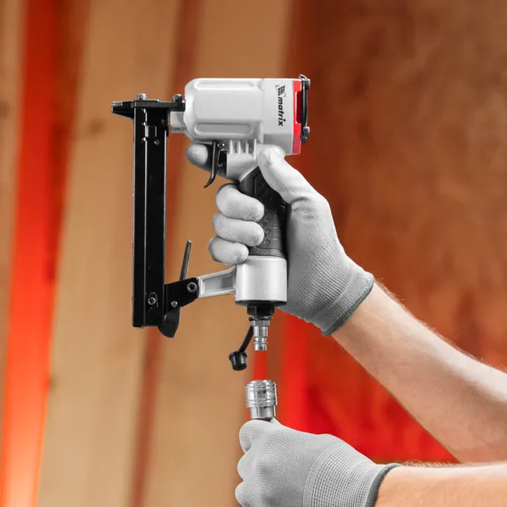 Степлер пневматический для прямоугольных скоб от 10 до 22 мм Matrix