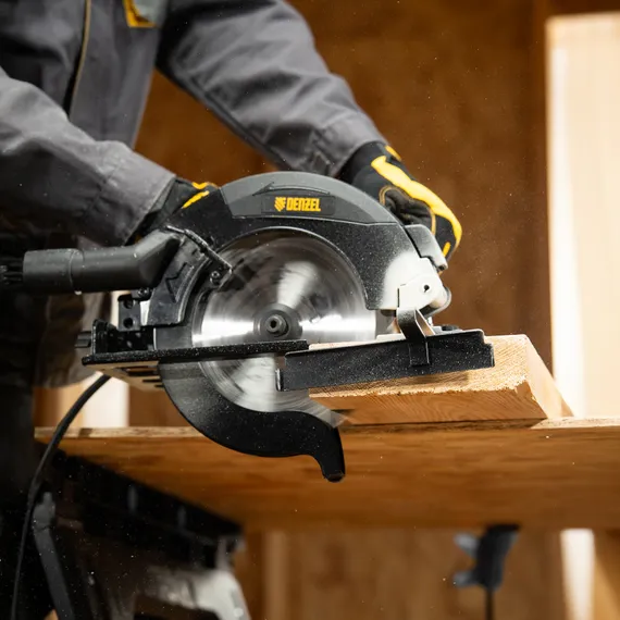 Пила циркулярная CSD-210, 1800 Вт, 210 мм Denzel