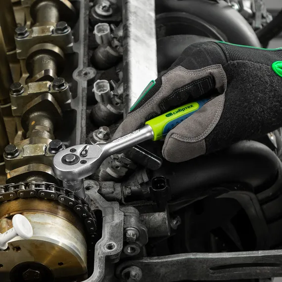 Набор инструментов, 1/2", 3/8", 1/4", пластиковый кейс 215 предм. Сибртех