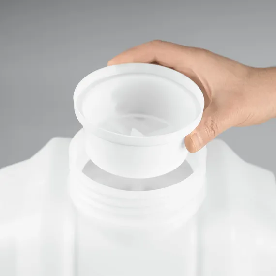 Аккумуляторный опрыскиватель ЗУБР 16 л, колеса, (ОПС-16К)