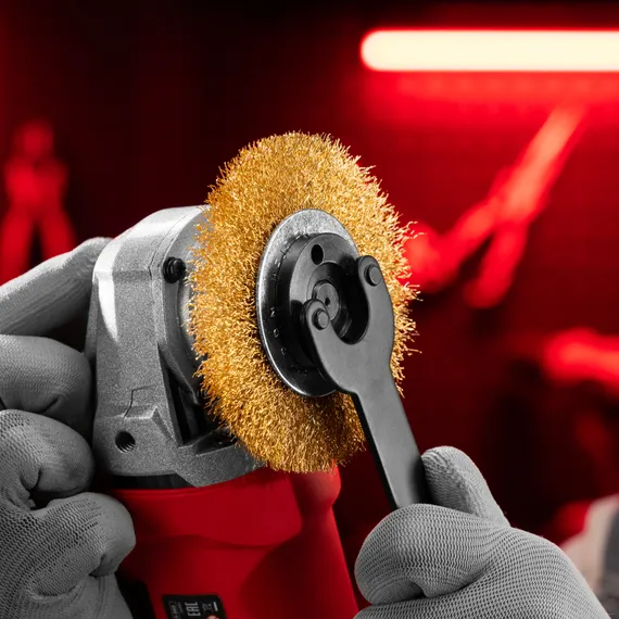 Щетка для УШМ, 100 мм, посадка 22.2 мм, плоская, латунированная витая проволока Matrix