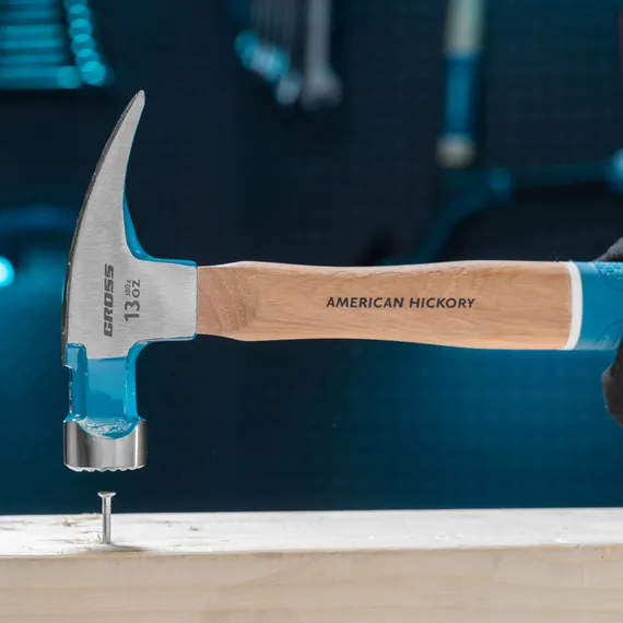 Молоток-гвоздодер, 380 г, угол 75, магнит, обрезиненная рукоятка AMERICAN HICKORY GROSS