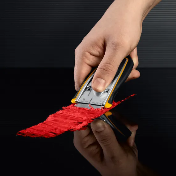 STAYER 40 мм, 5 доп. лезвий, скребок с выдвижным лезвием (08537)