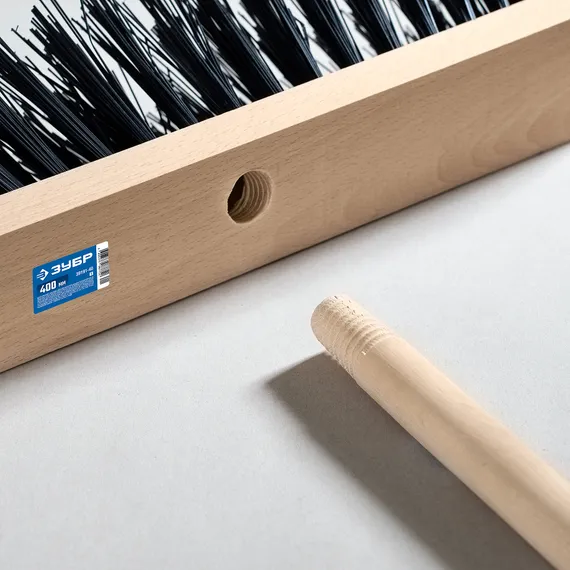 ЗУБР ДОКА буковая колодка 40см, шлифованный буковый черенок 140см (d25мм), щетина 85мм, 5-рядная, уличная щётка с черенком (39191-40)