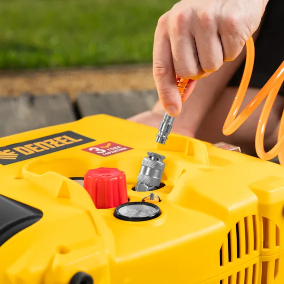 Компрессор воздушный DL1300, 10 бар, 1,3 кВт 180 л/мин 5 л, с набором аксессуаров Denzel