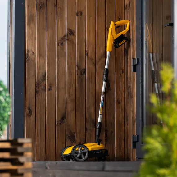 Портативная аккумуляторная газонокосилка CLM-22, Li-ion, 20В, 220 мм // Denzel