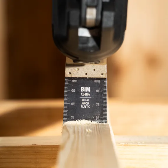 Насадка для МФИ режущая пазовая прямая, BiM, по металлу и дереву, 33 x 1.4 мм, мелкий зуб Denzel