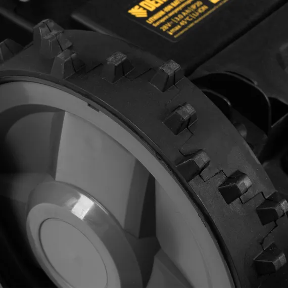 Робот-газонокосилка Grass Master 1000  1000м², 3Ач, 28V, LCD дисплей, Wi-Fi Denzel