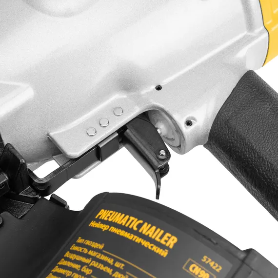 Нейлер пневматический CN90 для гвоздей CNW от 50 до 90 мм// Denzel