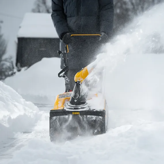 Бензиновая снегоуборочная машина SB 460 Sled, 99cc, лыжи ручной старт Denzel