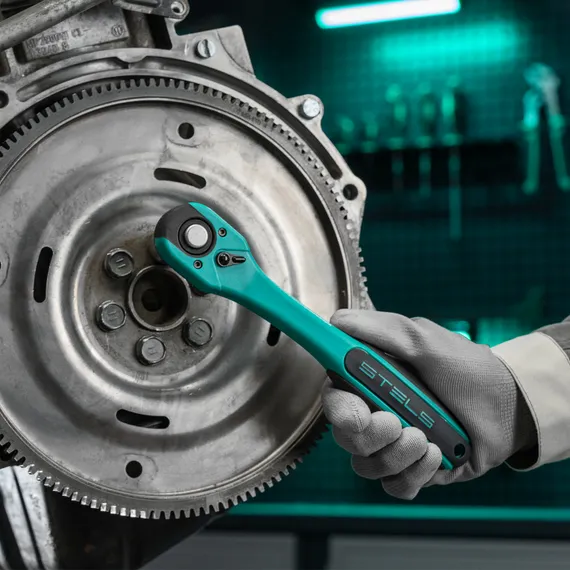 Набор инструментов 1/2", 1/4", CrV, 12 гранные головки, пластиковый кейс, 94 предмета Stels