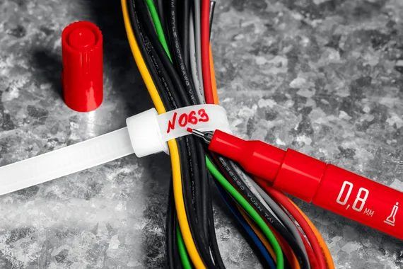 ЗУБР МК-80 белый, 0.8 мм маркер-краска (06324-8)